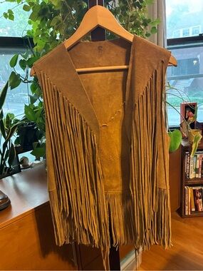 GENUINE SUEDE American Vintage Brown Suede Fringe Vest